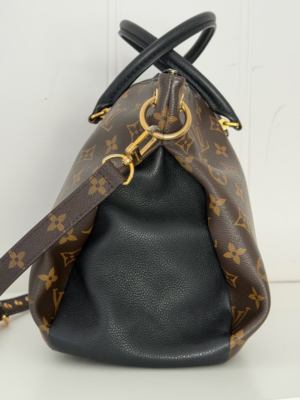 Authentic Louis Vuitton Pallas Tote - Picture 7 of 16